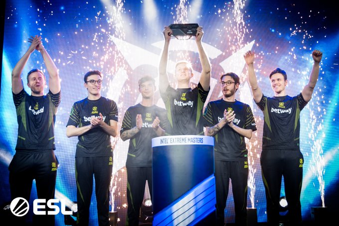 余依婷在备 余依婷在备