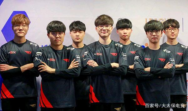 记者：为凯恩寻找替补，拜仁有意美因茨24岁前锋布尔卡德特.