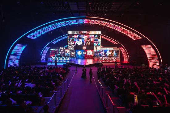 的关注和支 的关注和支