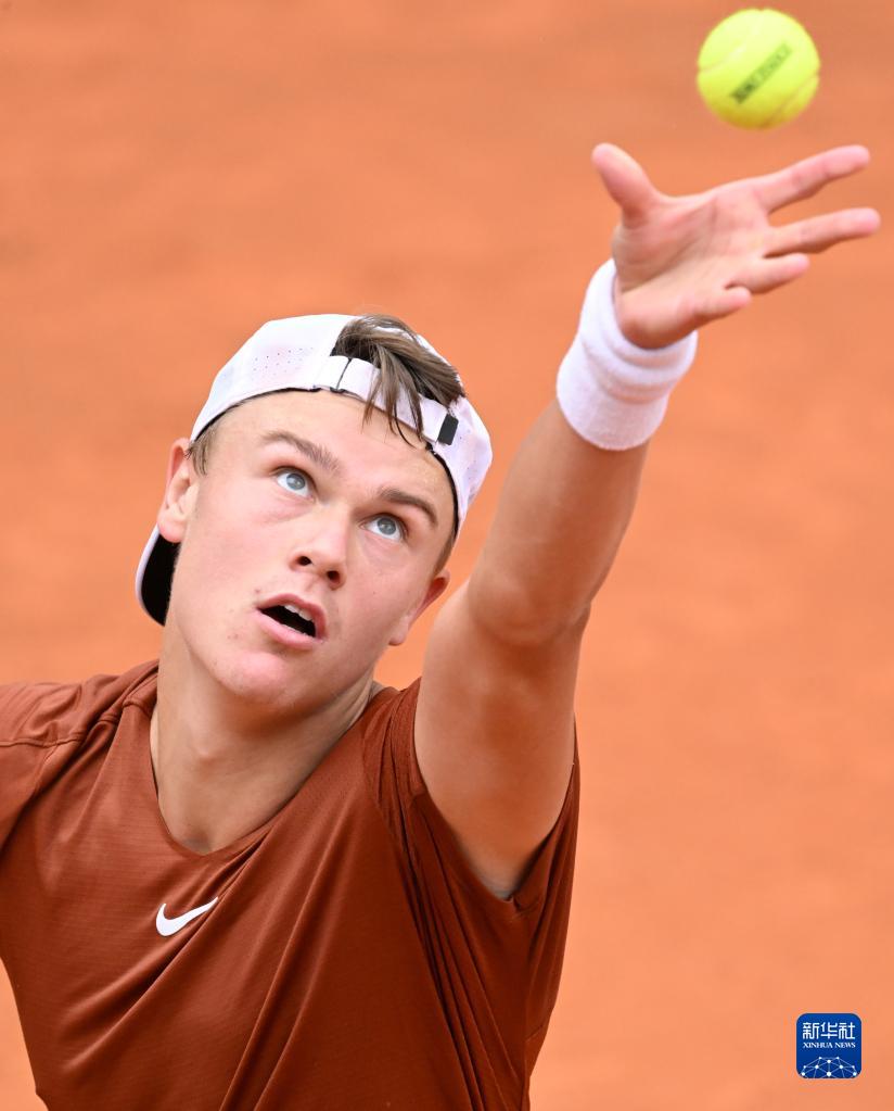 体育法国杯：18岁小将失点 巴黎5-6尼斯无缘8强